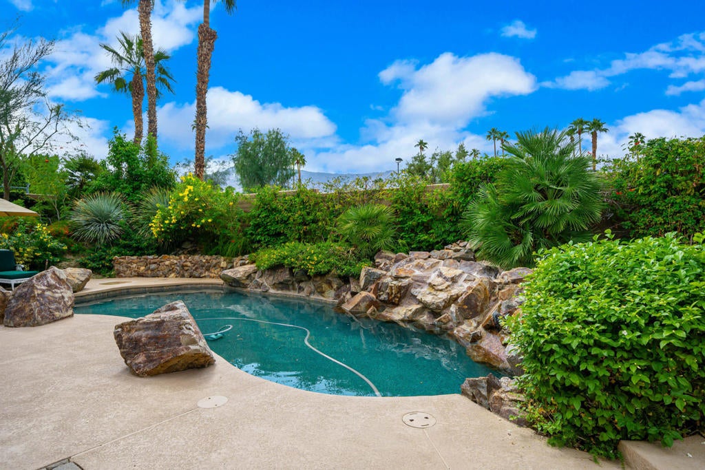 Photo of Listing #219136947DA