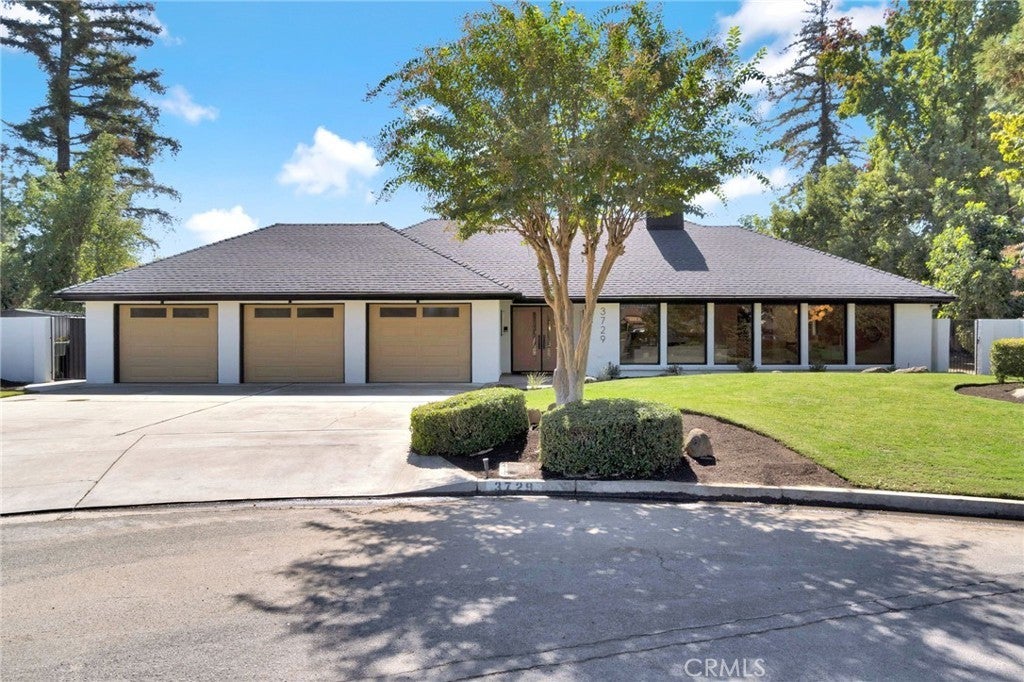 3729 Fir Avenue, Fresno