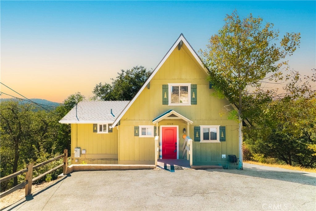 Photo of Listing #IV25239628