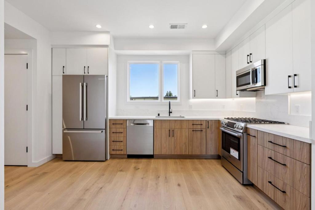 1433 Floribunda Avenue 7, Burlingame