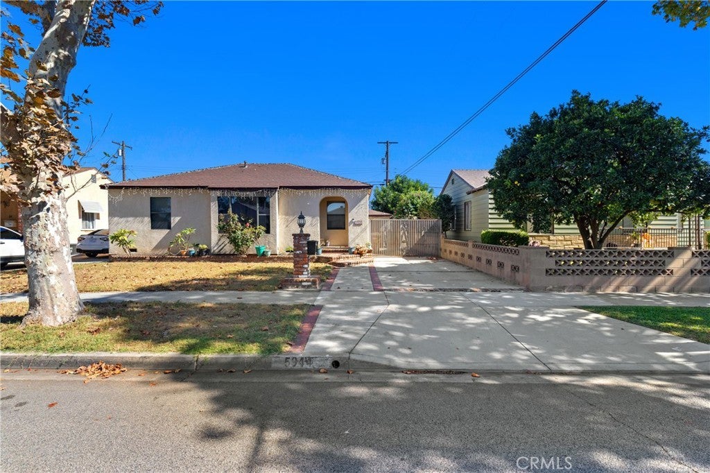 5944 Blackthorne, Lakewood