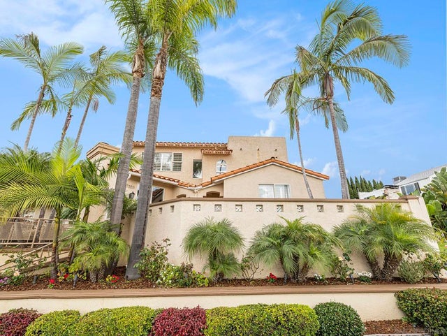 7355 Fay Avenue, La Jolla.