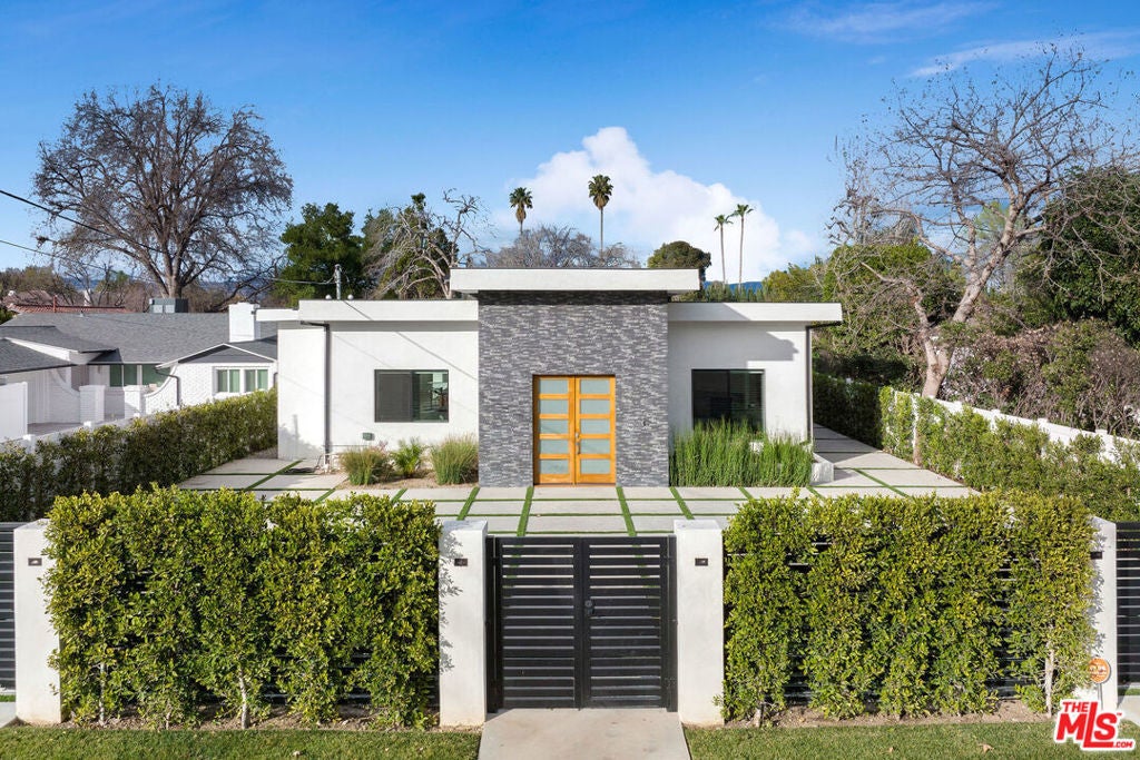 Photo of Listing #25606095