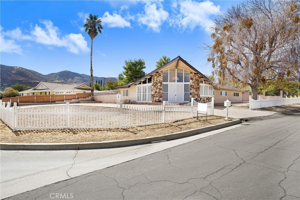 Photo of Listing #SR25239775