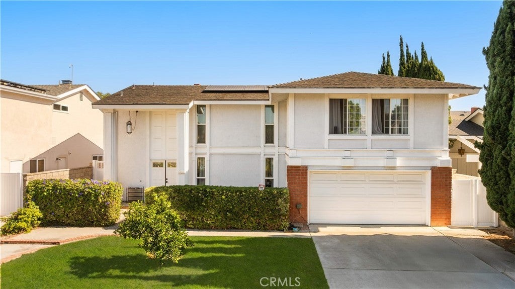 Photo of Listing #OC25235388