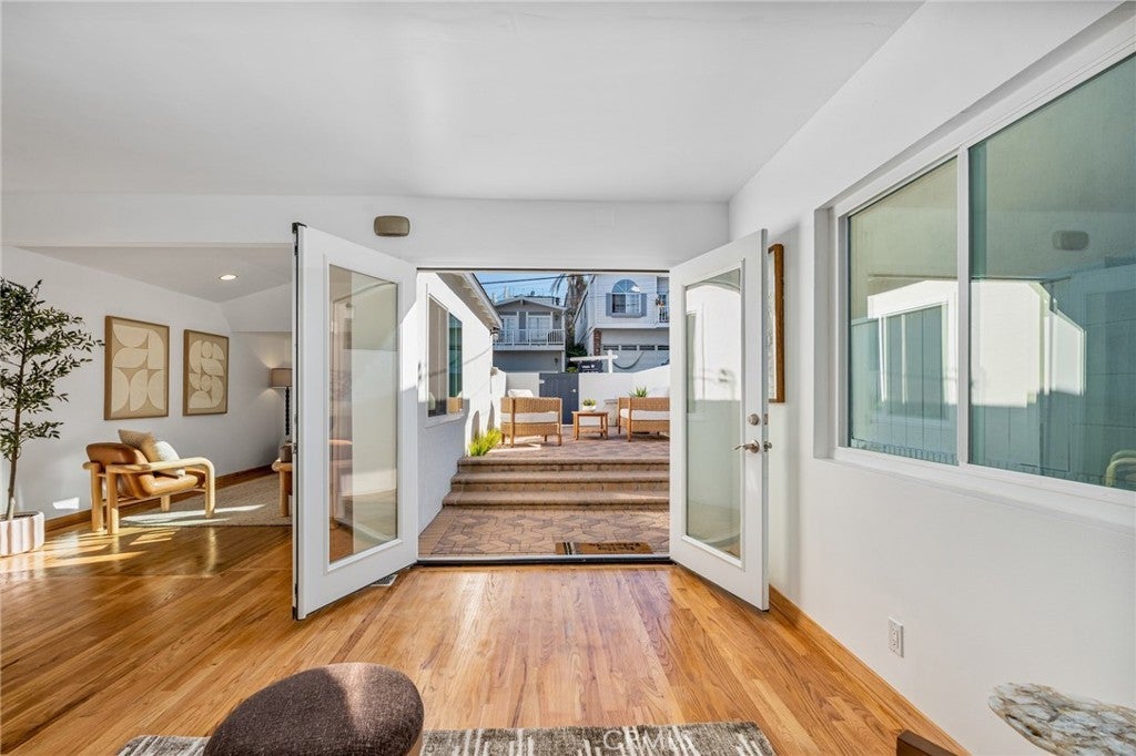 Photo of Listing #SB25240654