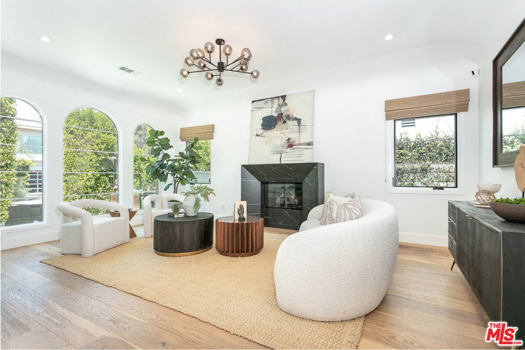 Photo of Listing #25603203