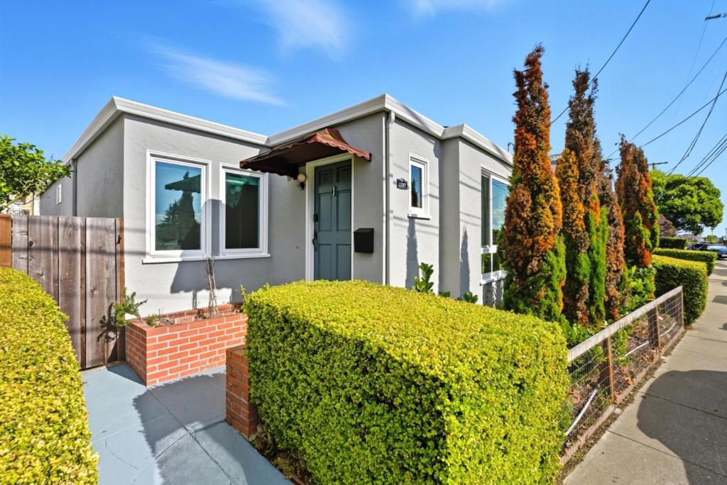 1247 Hillside Boulevard, Daly City
