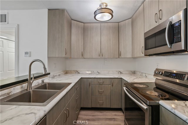 23515 Lyons # 281, Valencia