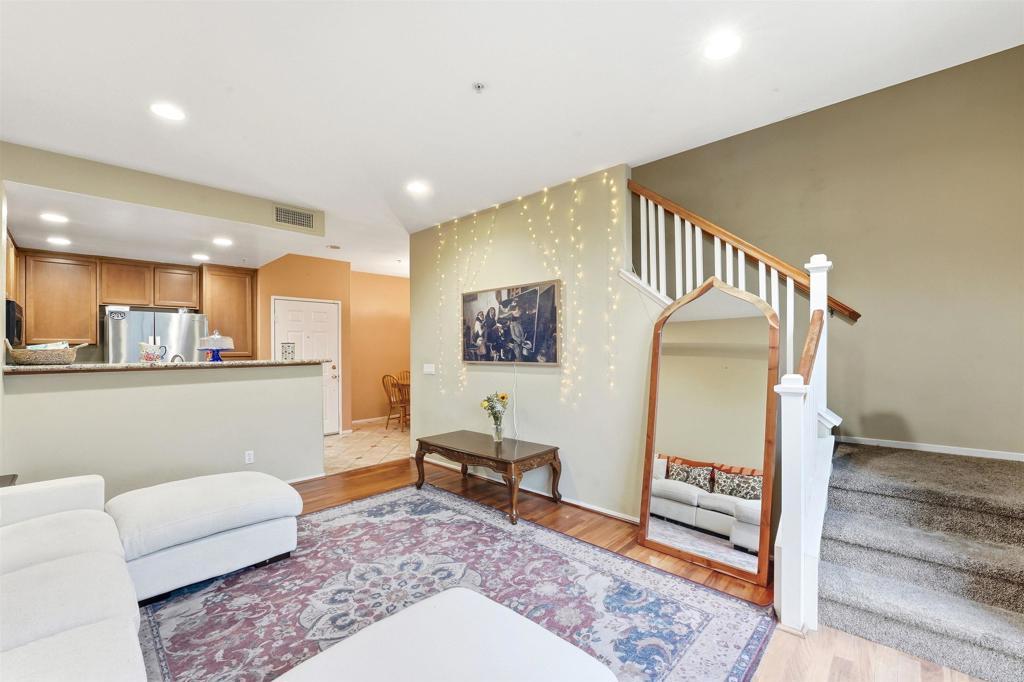 Photo of Listing #PTP2507875