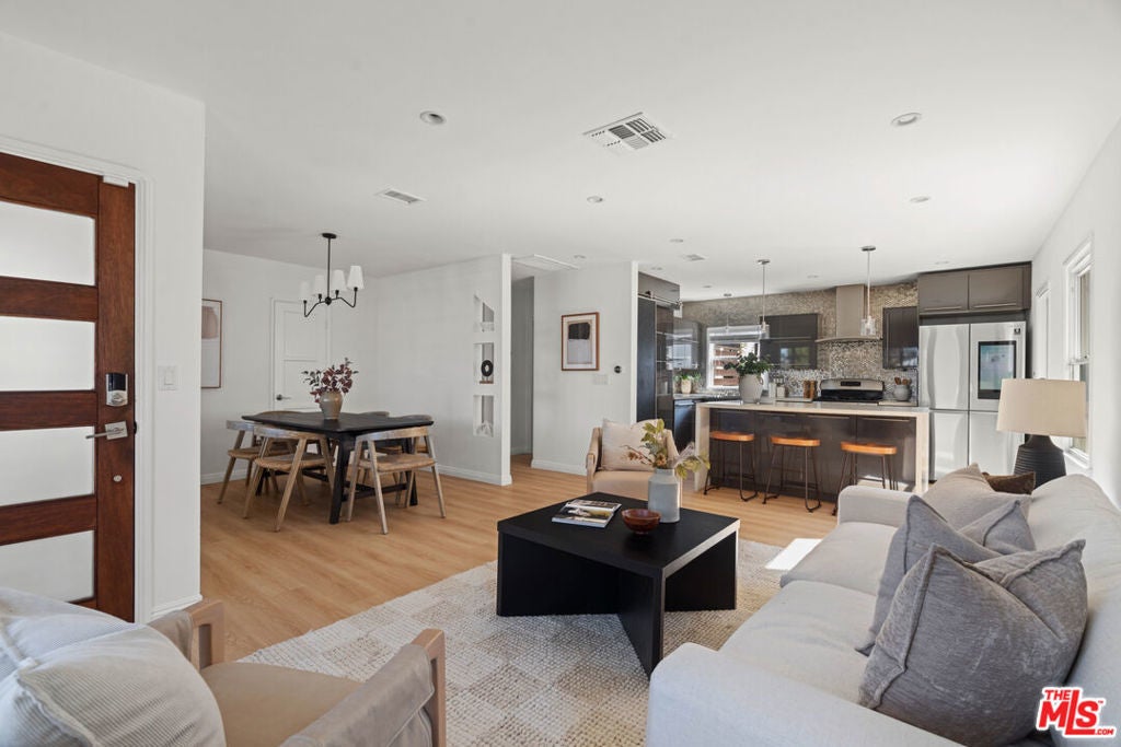 Photo of Listing #25607007