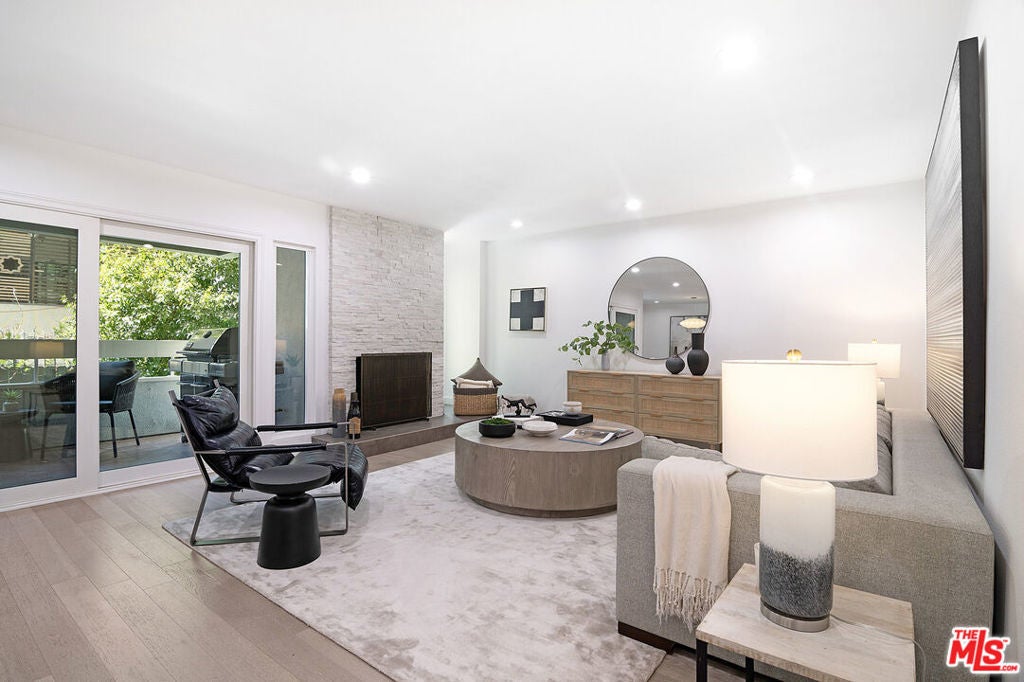 Photo of Listing #25606573