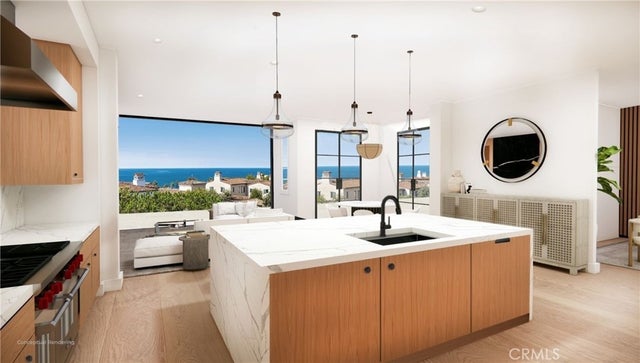 28 Surfspray Bluff, Newport Coast