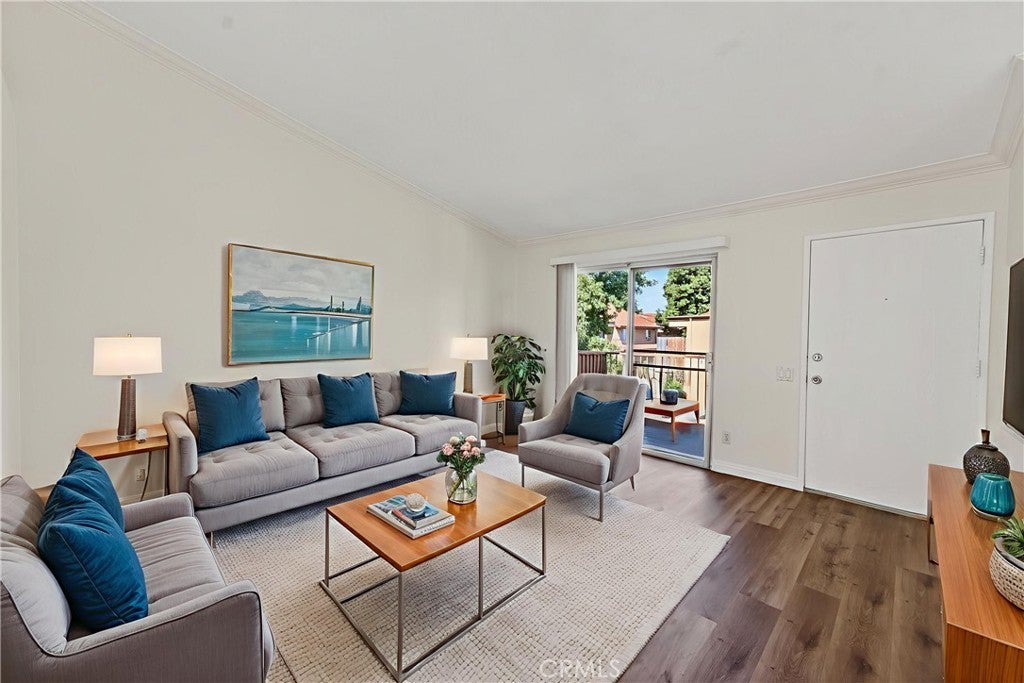 Photo of Listing #PW25241493