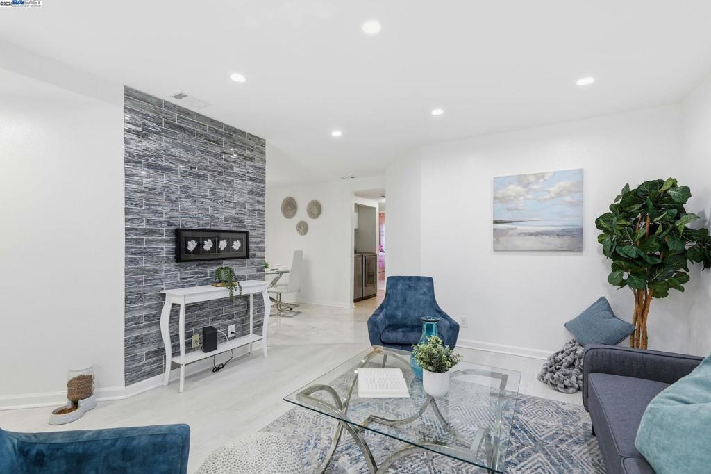 Photo of Listing #41115042