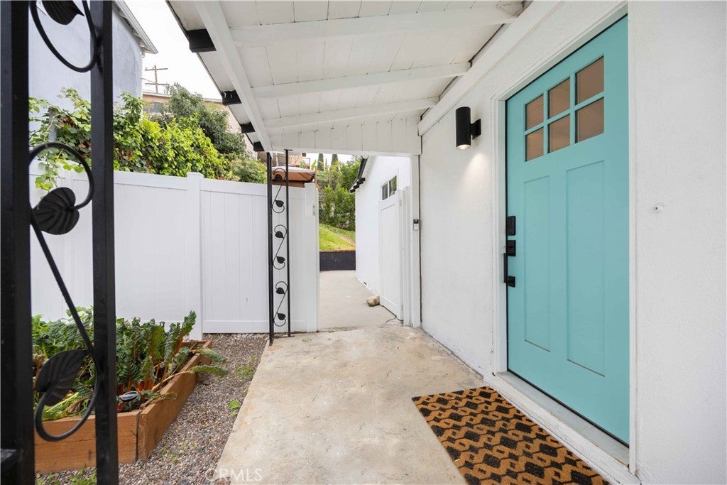 Photo of Listing #SR25241893