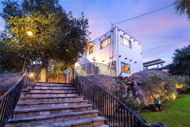 8500 Val Verde Drive, West Hills