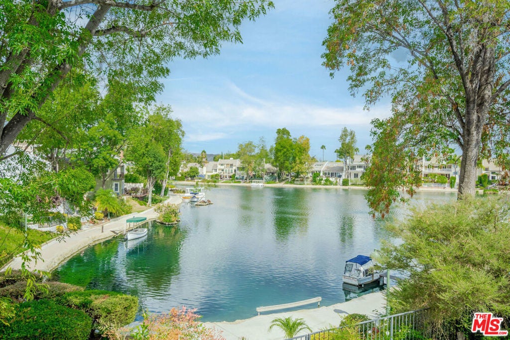 Photo of Listing #25605683