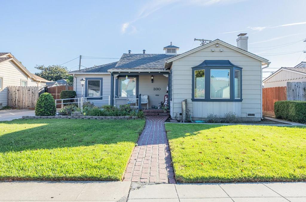 330 Hawthorne Street, Salinas