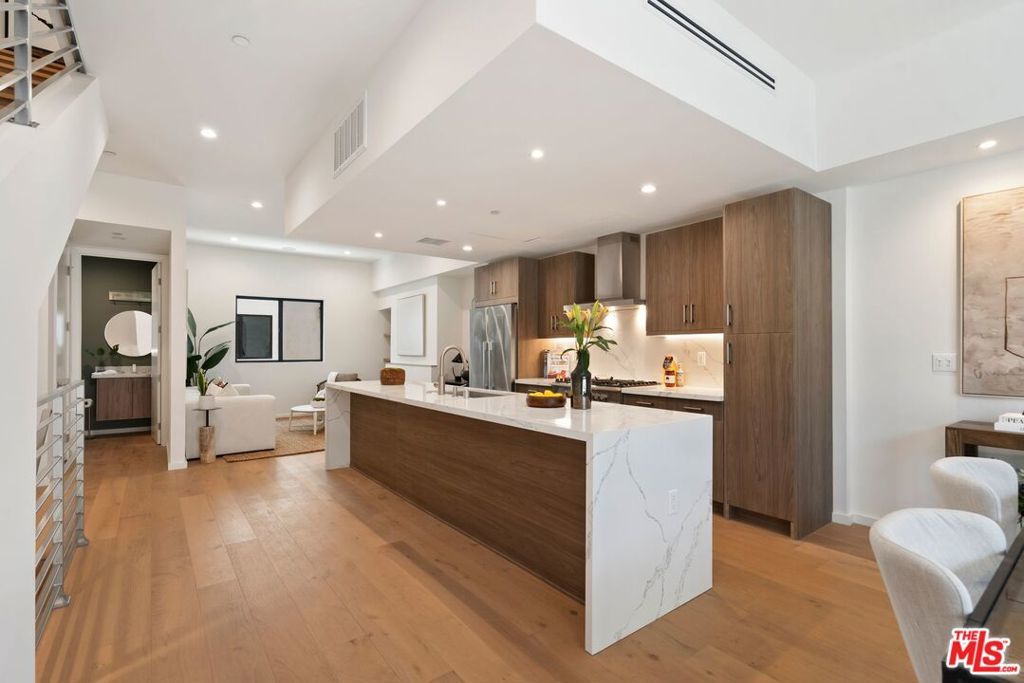 Photo of Listing #25606249