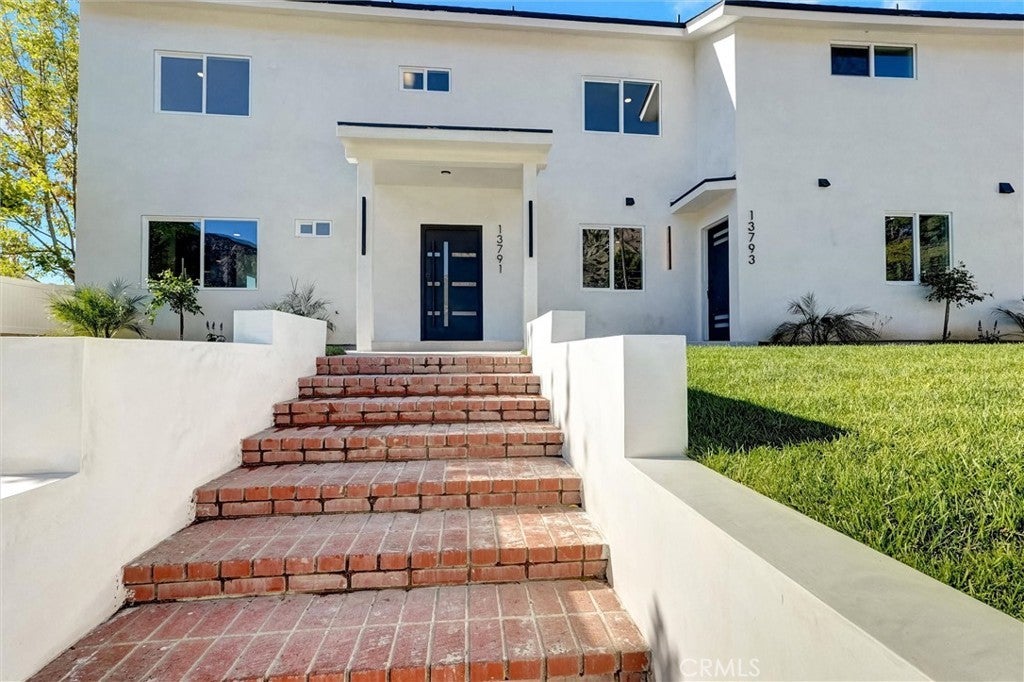 Photo of Listing #SR25238150