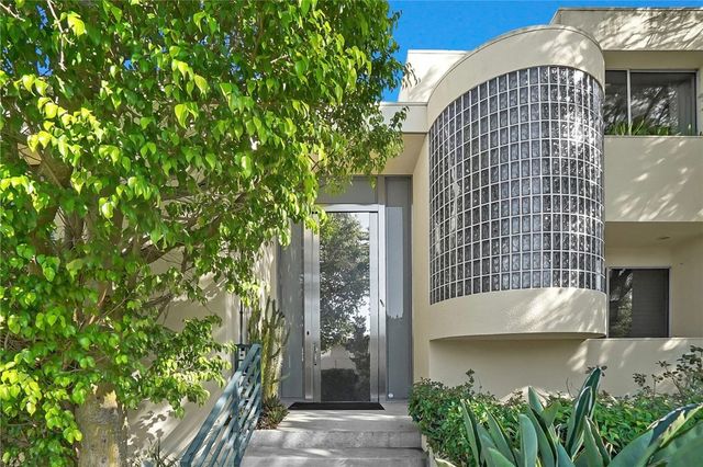 3016 Dona Susana Drive, Studio City