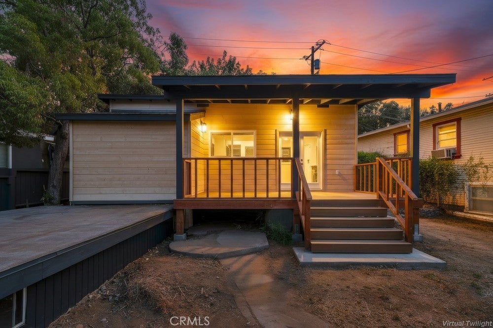 2834 Delevan, Los Angeles