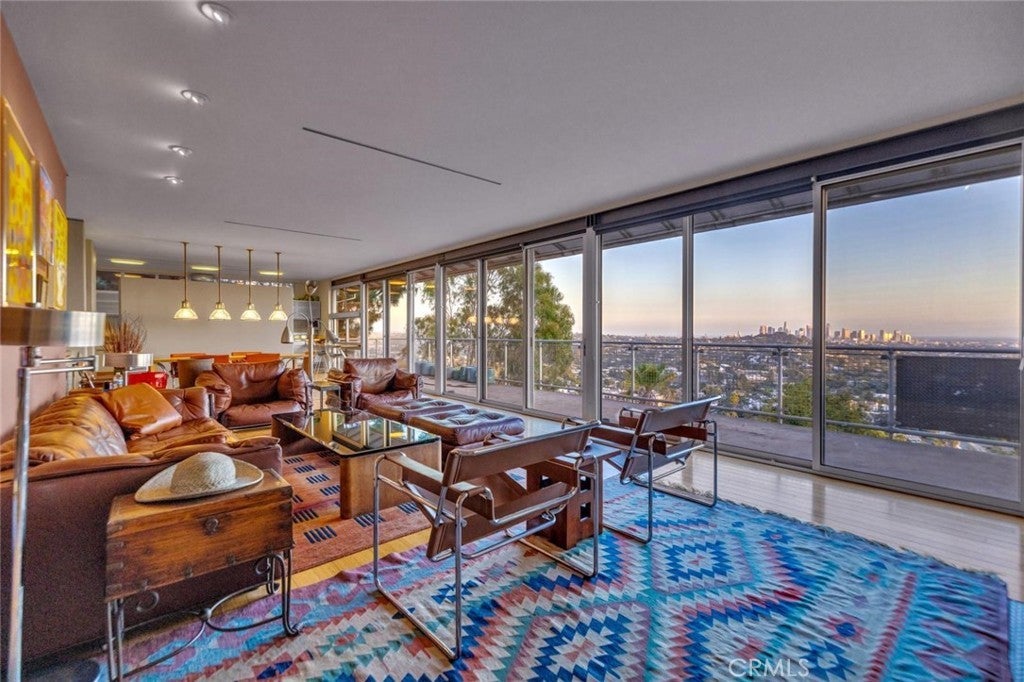 Photo of Listing #RS25235918