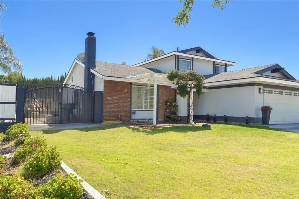 741 Saint Andrews, Corona