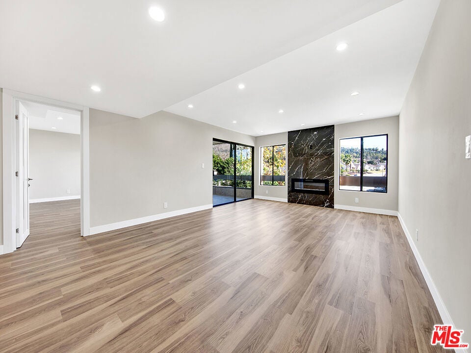 Photo of Listing #25608171