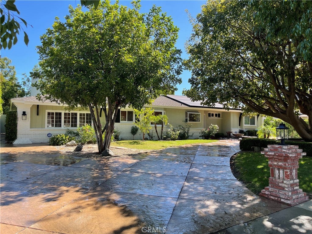 Photo of Listing #SR25239101