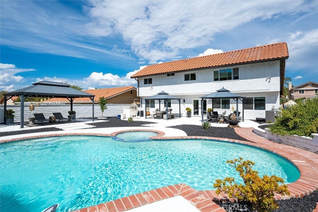 Photo of Listing #SR25243077