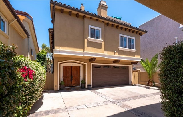 520 N Elena B, Redondo Beach.