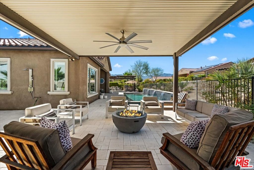 Photo of Listing #25608345