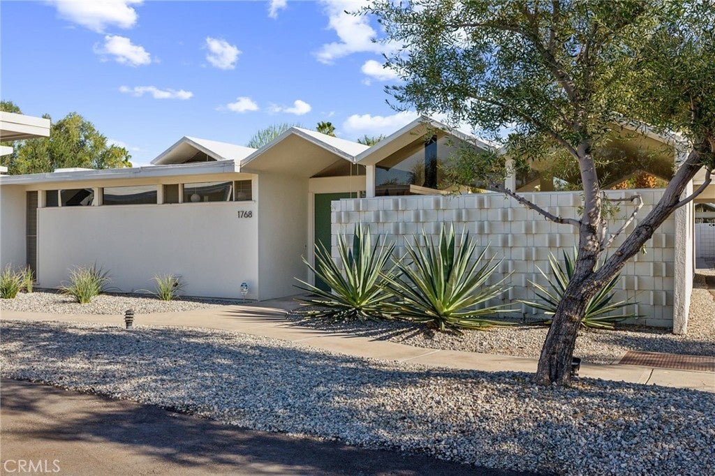 Photo of Listing #SR25243112