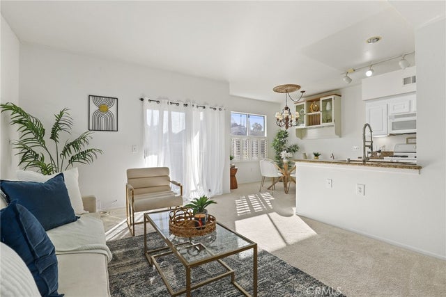 20000 Plum Canyon # 221, Saugus