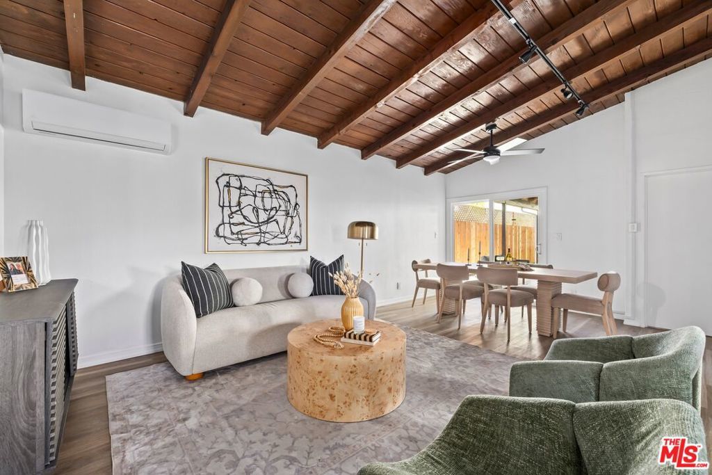 Photo of Listing #25601435