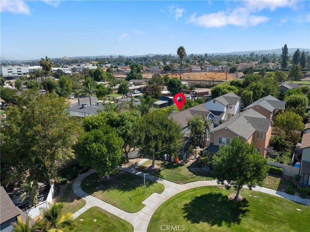 Photo of Listing #IV25233577