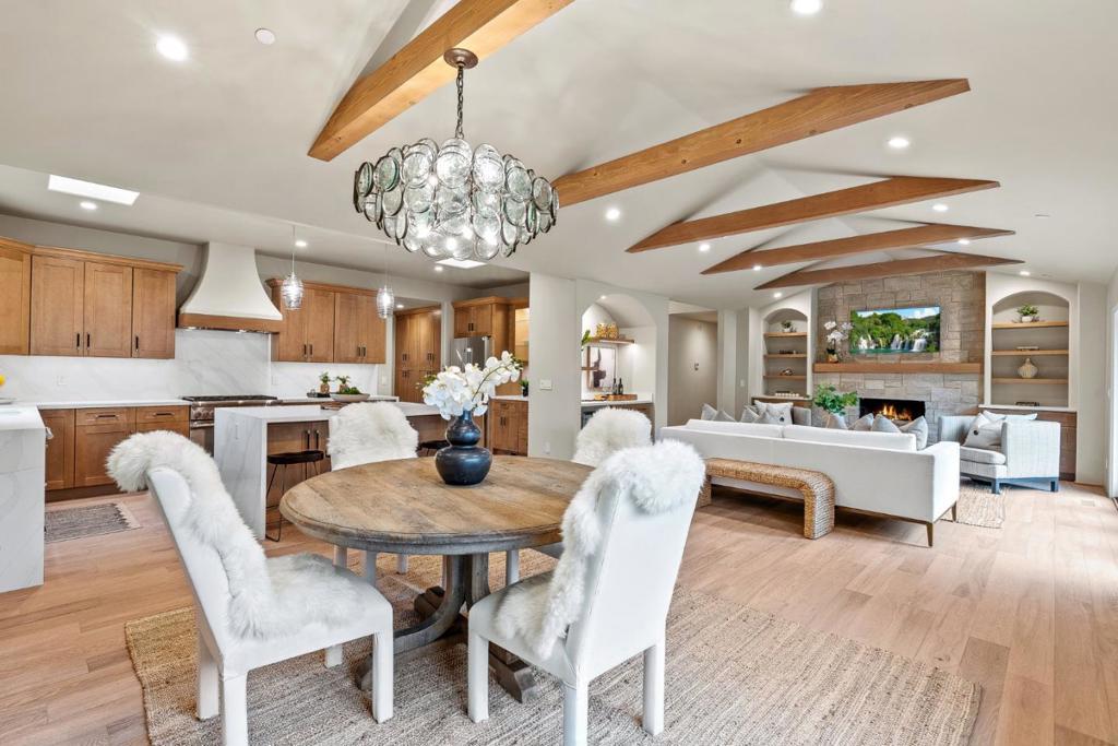 Photo of Listing #ML82022360