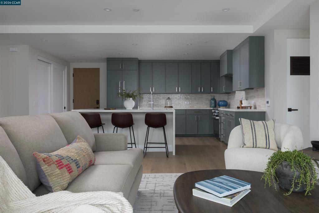 Photo of Listing #41115402