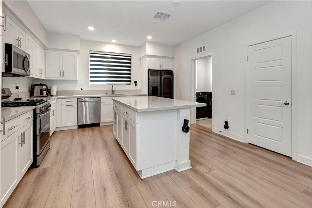 Photo of Listing #OC25244510