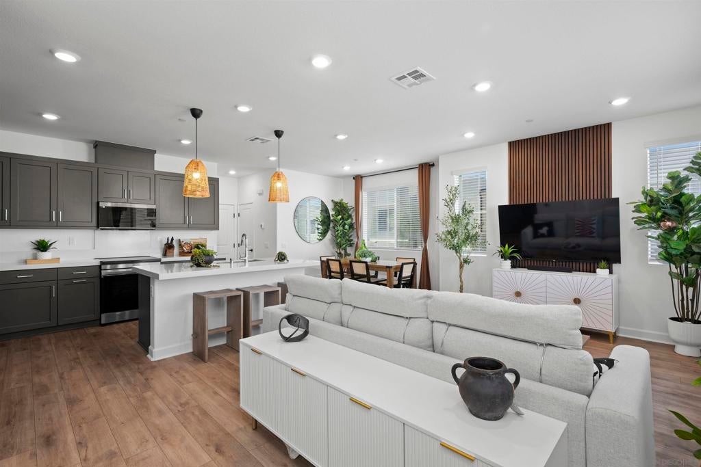 Photo of Listing #250042225SD