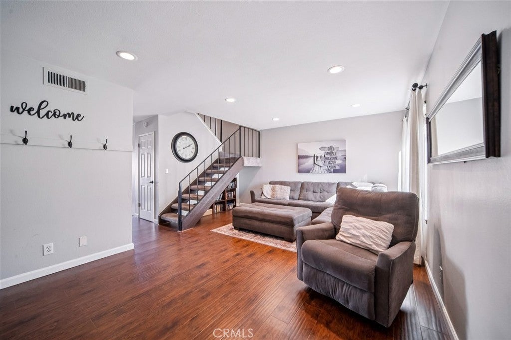 Photo of Listing #CV25240548