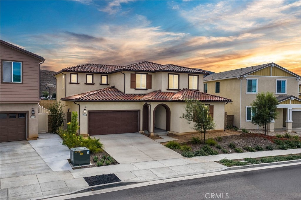 34184 Pink Place, Winchester