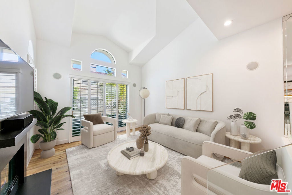 Photo of Listing #25608859