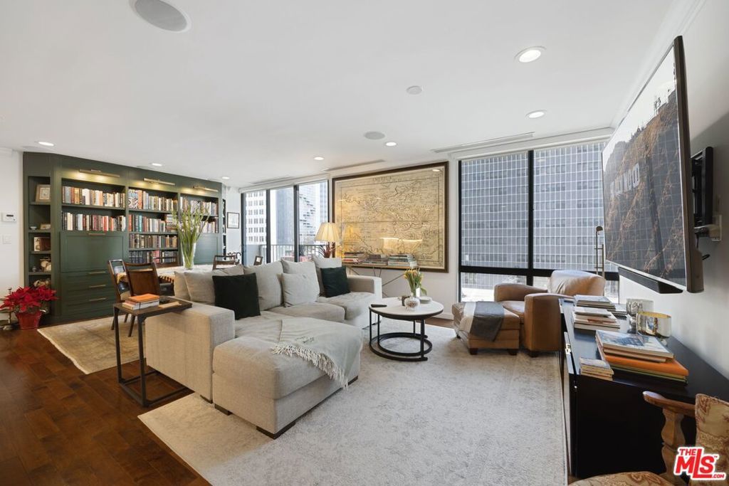 Photo of Listing #25608433