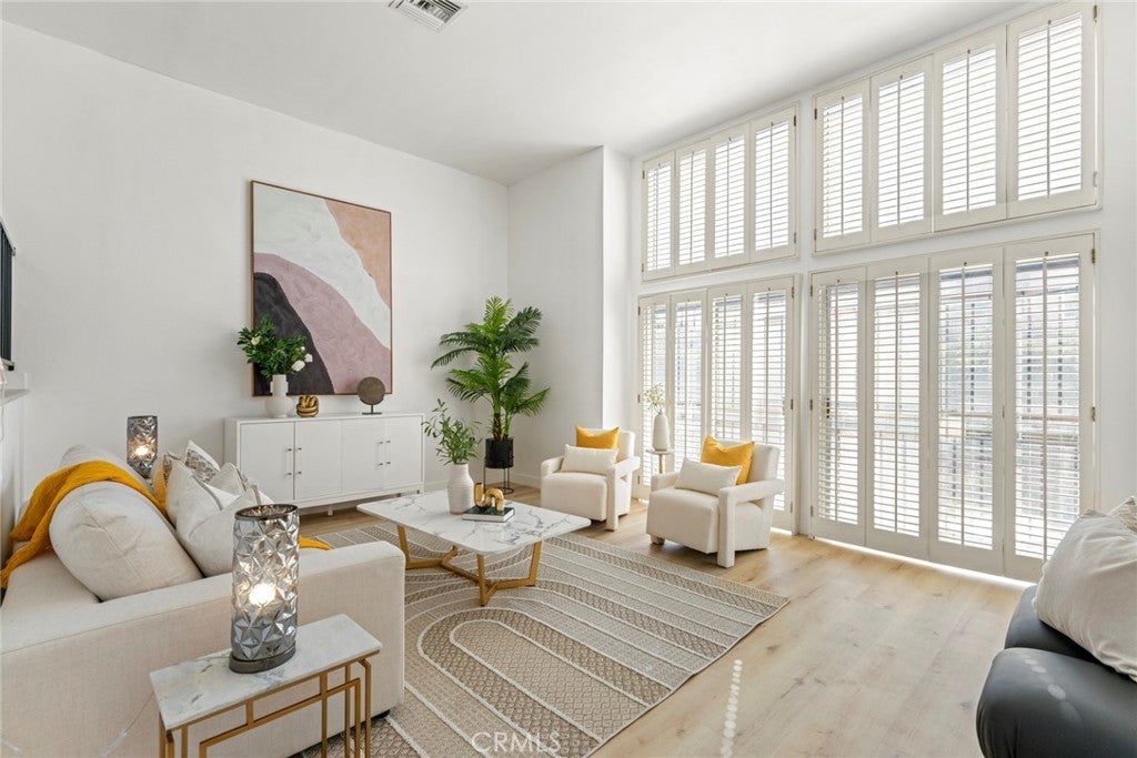 Photo of Listing #CV25245053