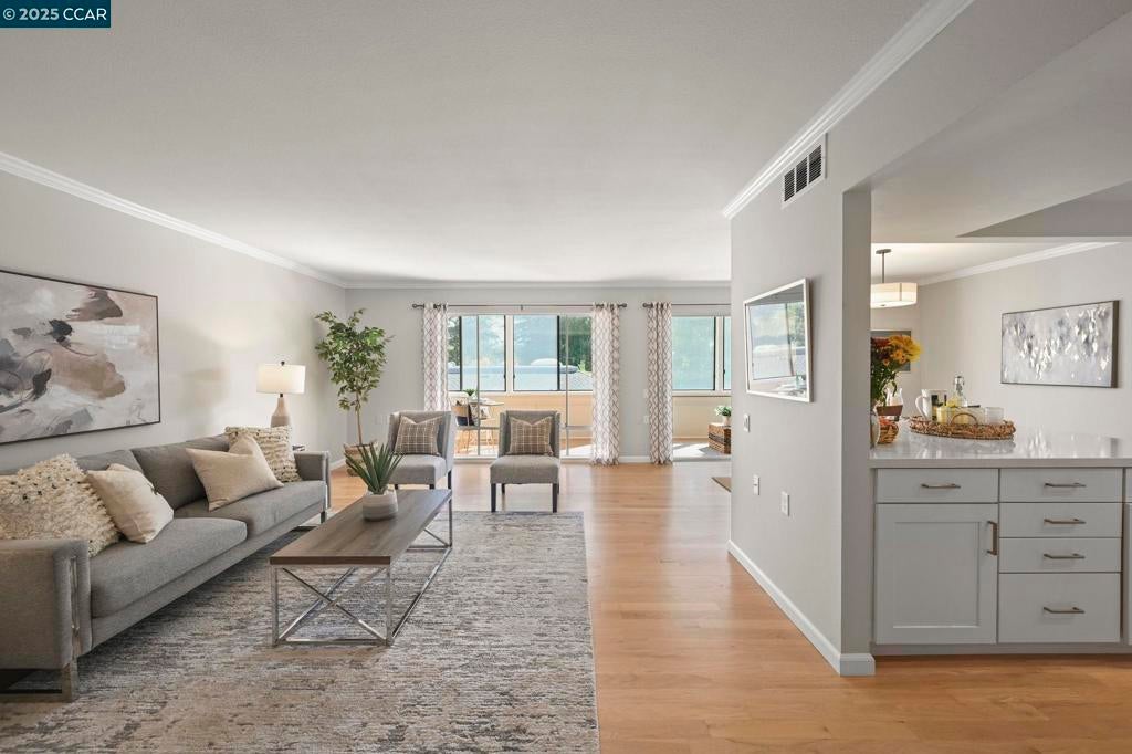 Photo of Listing #41115524