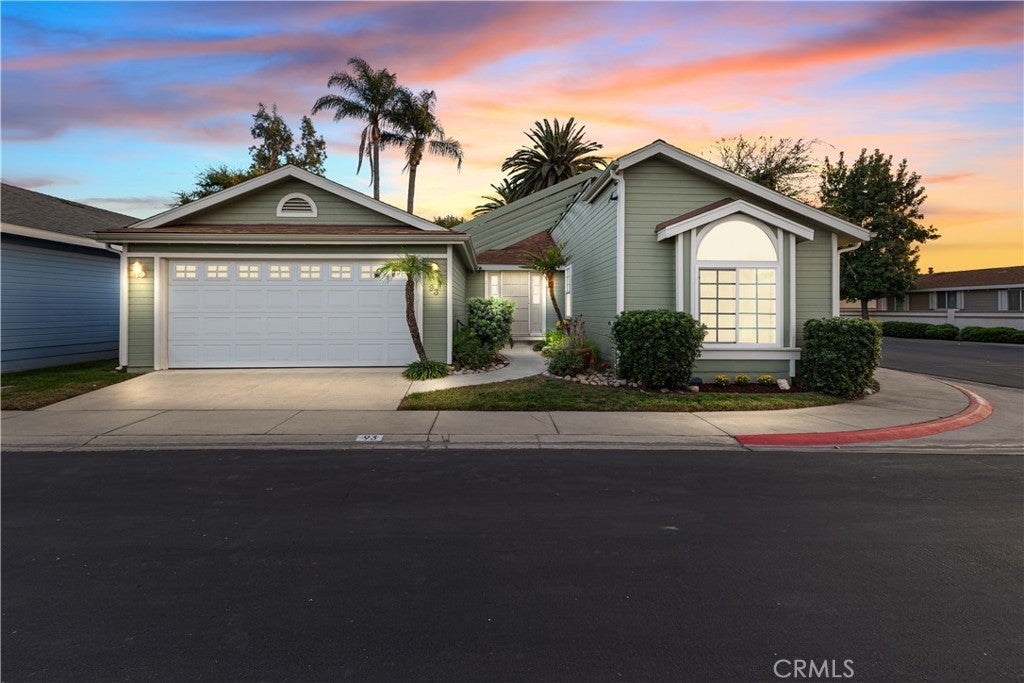 Photo of Listing #IV25245166