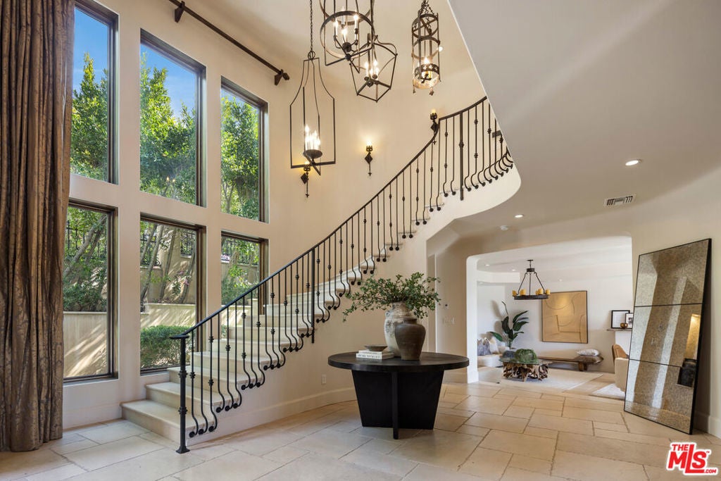 Photo of Listing #25609789